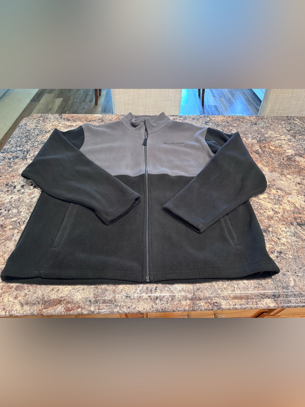 Bass Pro Shops Men's Black and Gray Full-Zip Fleece Jacket